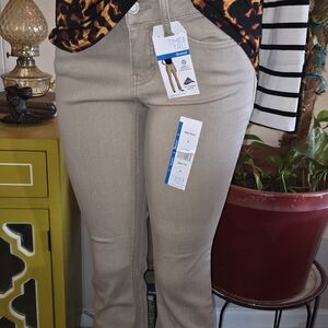 Time and Tru Women's Beige Jeans